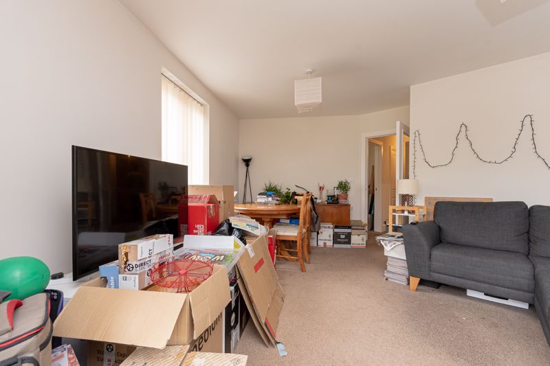2 bed flat for sale in Yeovil  - Property Image 4