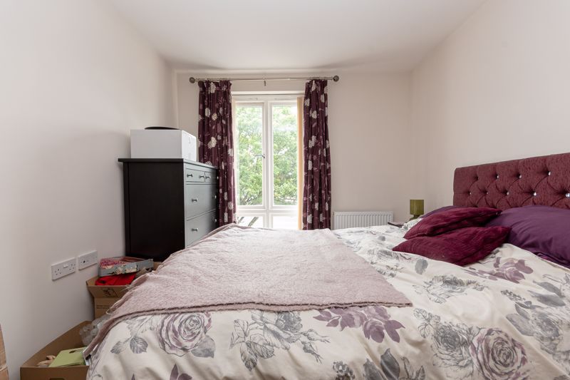 2 bed flat for sale in Yeovil  - Property Image 5