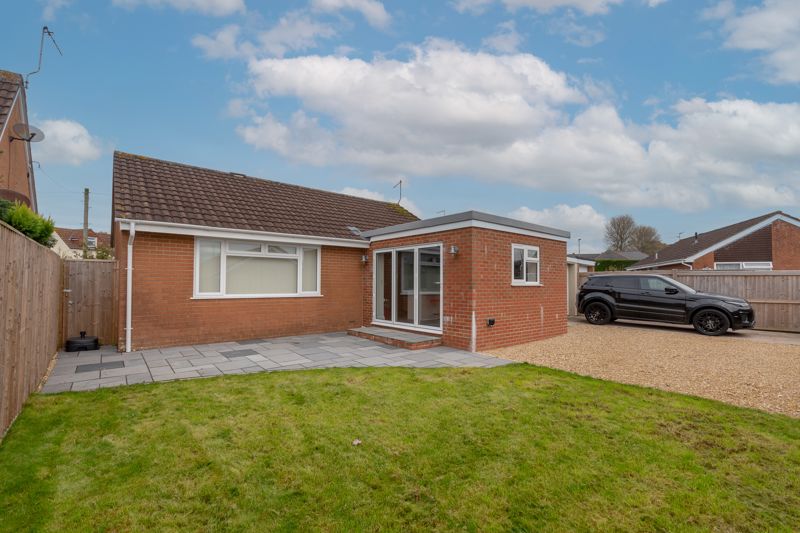 2 bed bungalow to rent in Yeovil, BA21