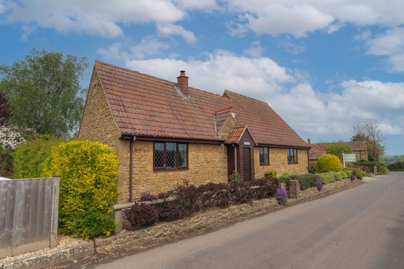 3 bed bungalow for sale in East Lambrook, South Petherton  - Property Image 9