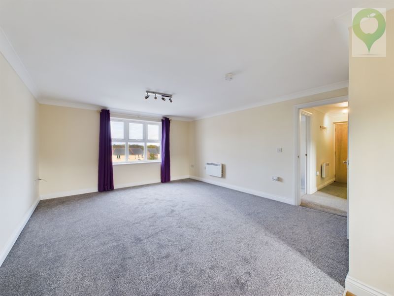 2 bed flat to rent in Crewkerne  - Property Image 5
