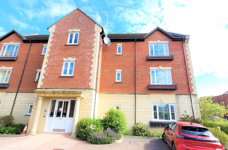 2 bed flat to rent in Yeovil, BA20