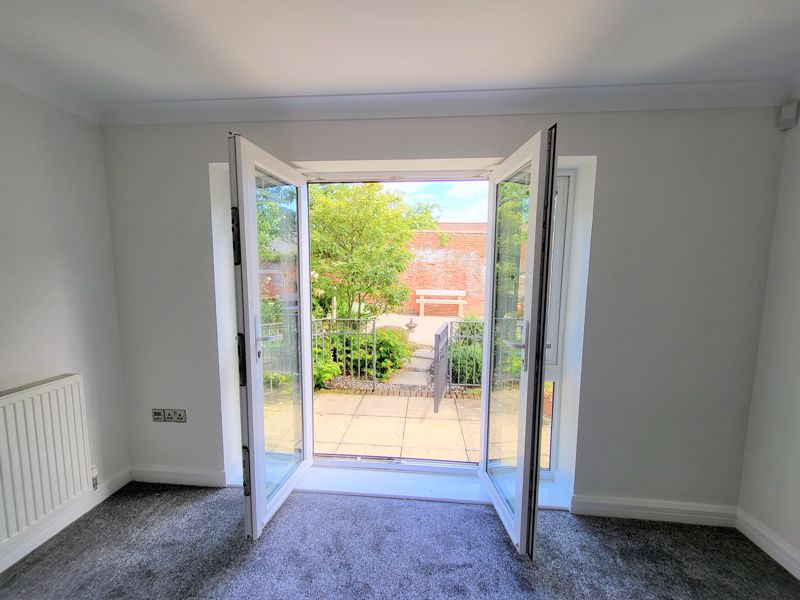 2 bed flat to rent in Yeovil  - Property Image 11