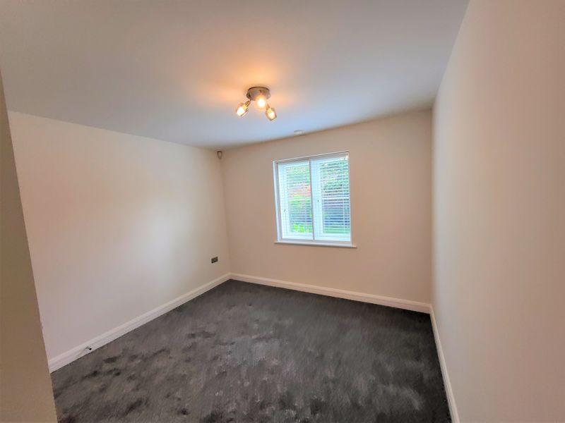 2 bed flat to rent in Yeovil  - Property Image 6