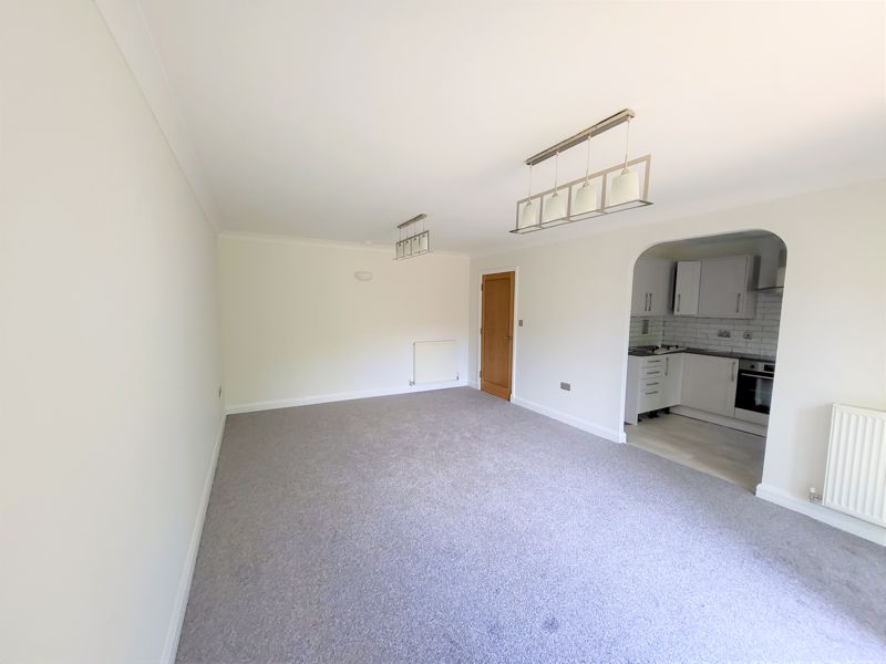 2 bed flat to rent in Yeovil  - Property Image 10