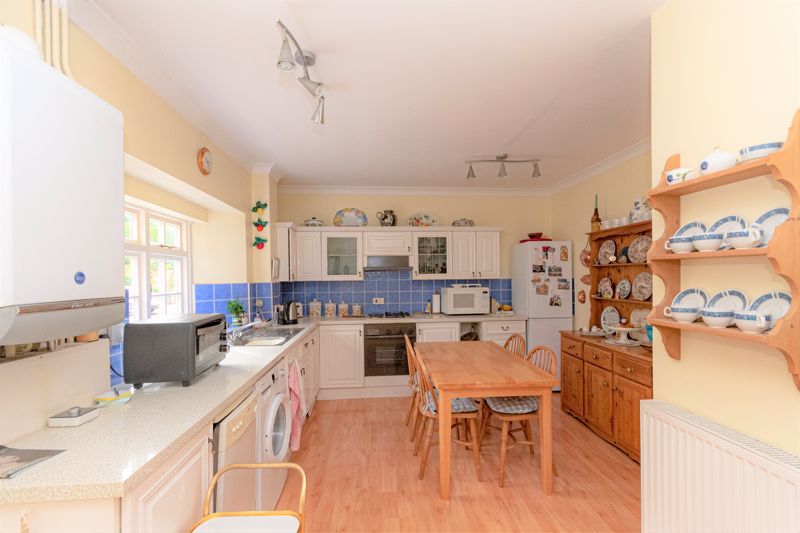 2 bed house for sale in South Petherton  - Property Image 4