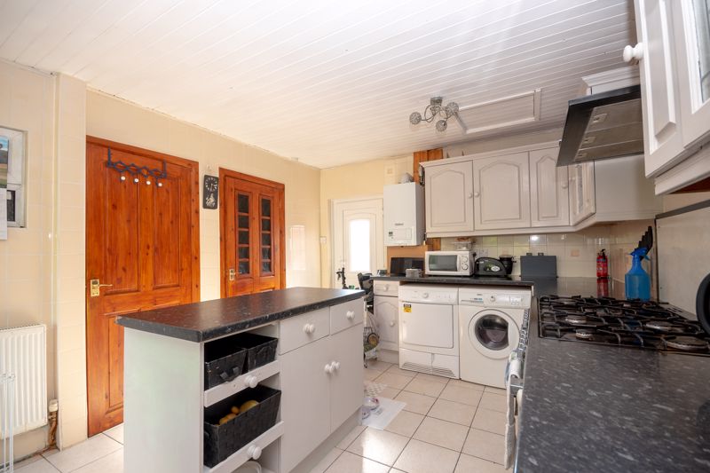 4 bed house for sale in Hitchen, Merriott  - Property Image 3
