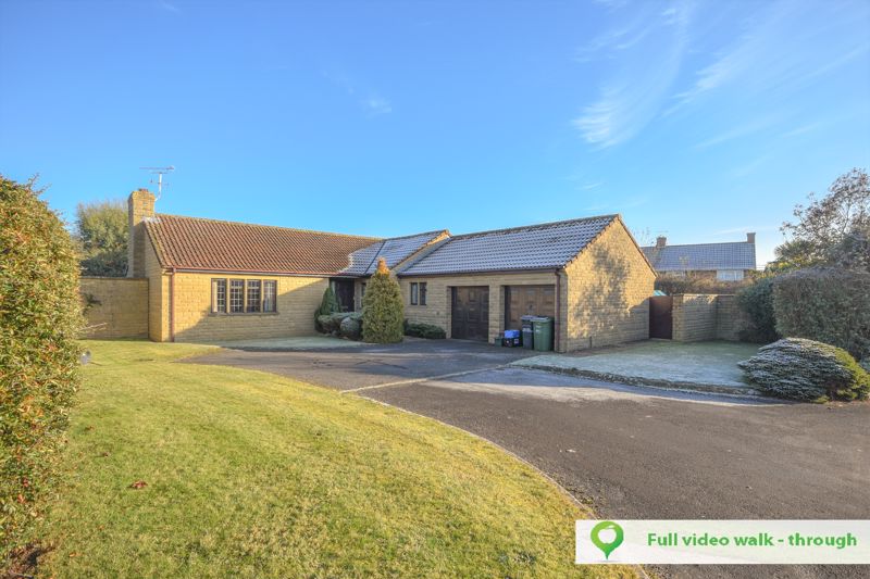 3 bed bungalow for sale in St. Michaels Gardens, South Petherton - Property Image 1