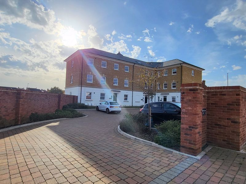 3 bed flat to rent in Yeovil, BA21