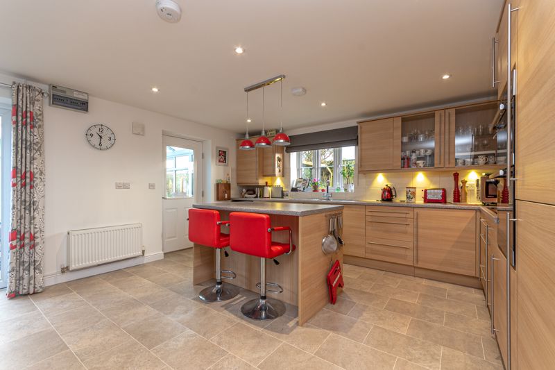 4 bed house for sale in Langport  - Property Image 2