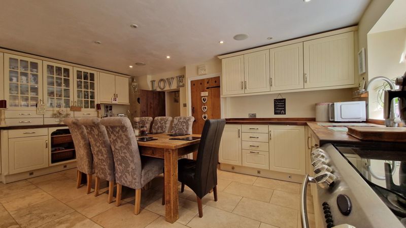 4 bed cottage for sale in 80 North Street, Martock  - Property Image 14