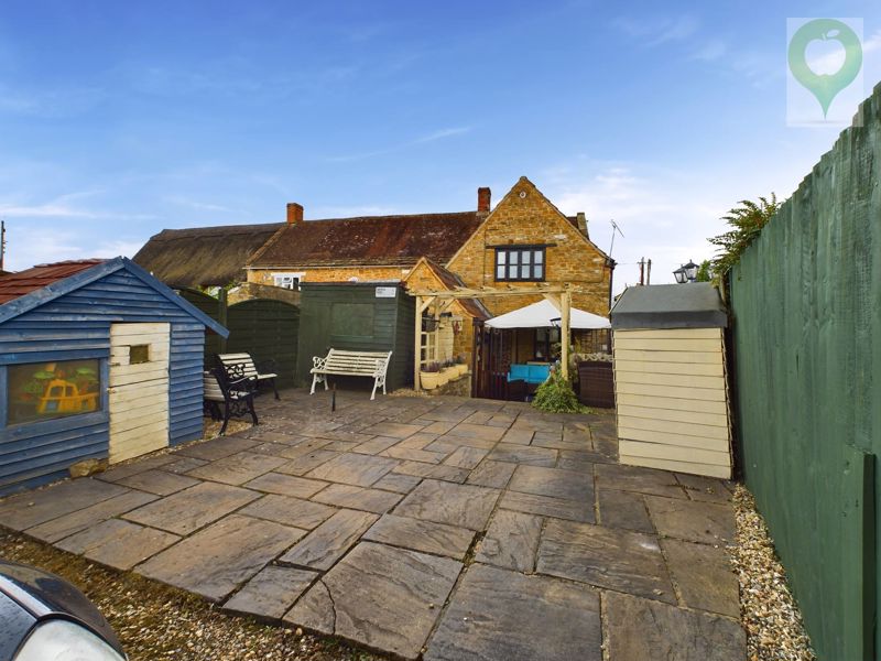 4 bed cottage for sale in 80 North Street, Martock  - Property Image 8