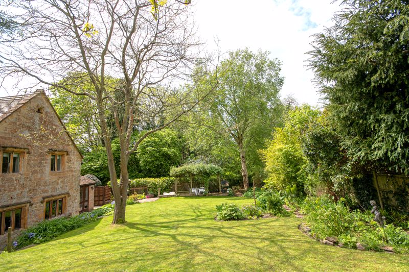 3 bed cottage for sale in Manor Lodge, South Petherton  - Property Image 2