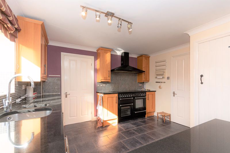 4 bed house to rent in Langlands, Stoke-Sub-Hamdon  - Property Image 10