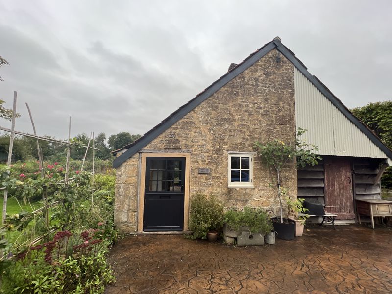 1 bed barn to rent in Stratton Farm, South Petherton  - Property Image 2