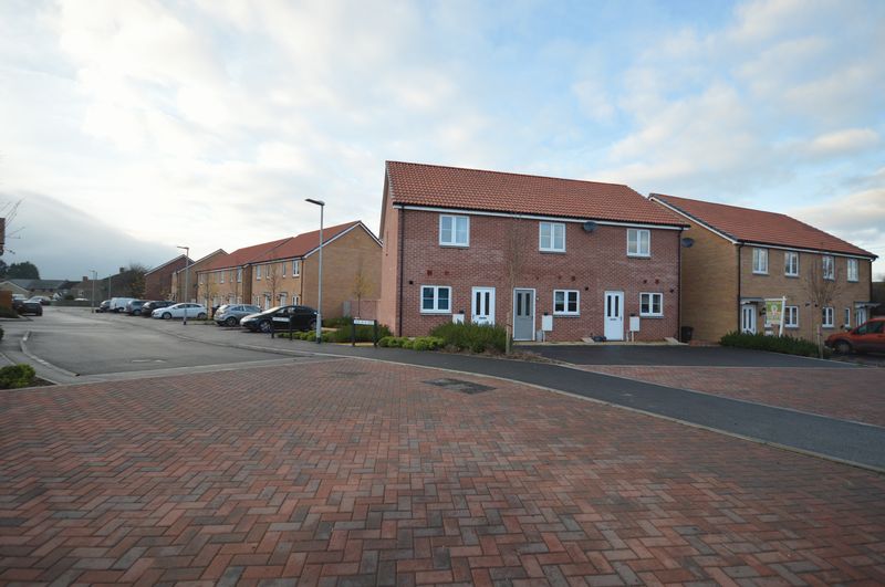 2 bed house to rent in South Petherton, Somerset, TA13