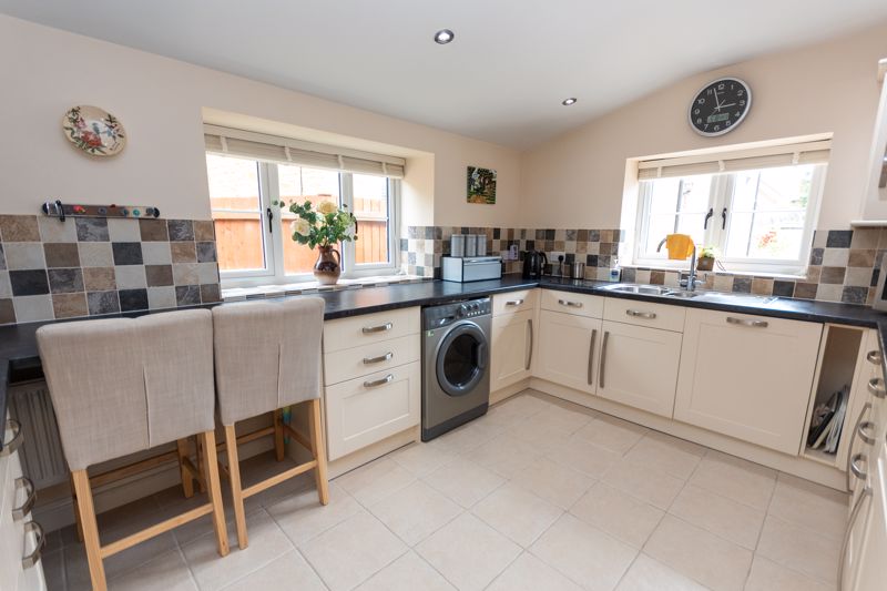 2 bed cottage for sale in North Street, South Petherton  - Property Image 12