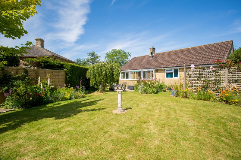 3 bed bungalow for sale in Martock  - Property Image 8