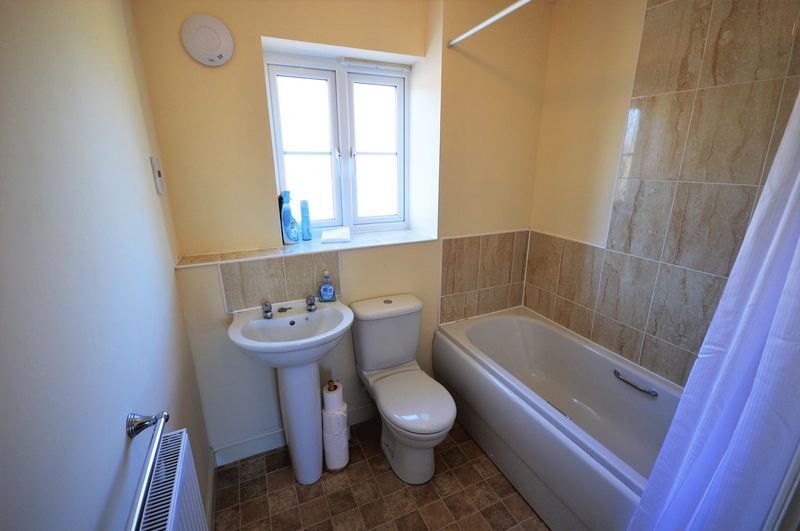 2 bed  to rent in Crewkerne  - Property Image 6