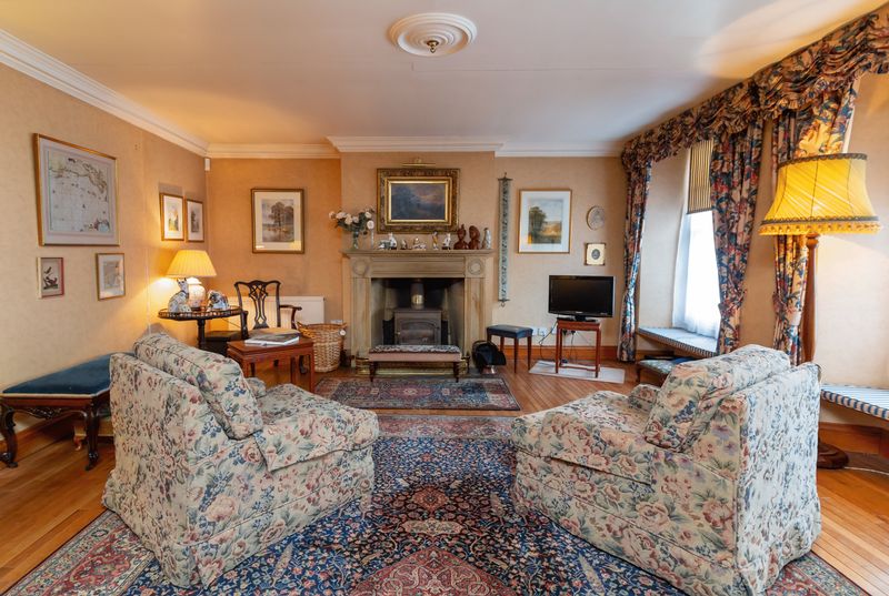 5 bed house for sale in Market Place, Somerton  - Property Image 2