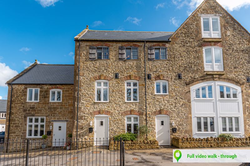 4 bed house for sale in Merriott, TA16