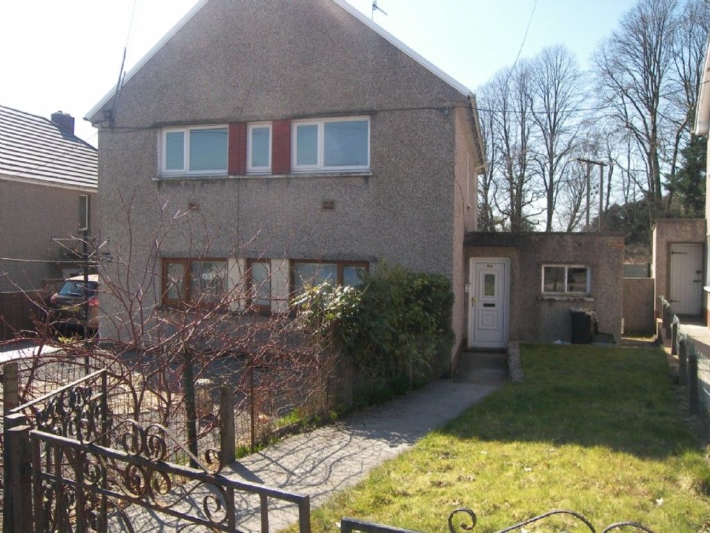 2 bed flat to rent in Nant Hir, Glynneath, Neath - Property Image 1