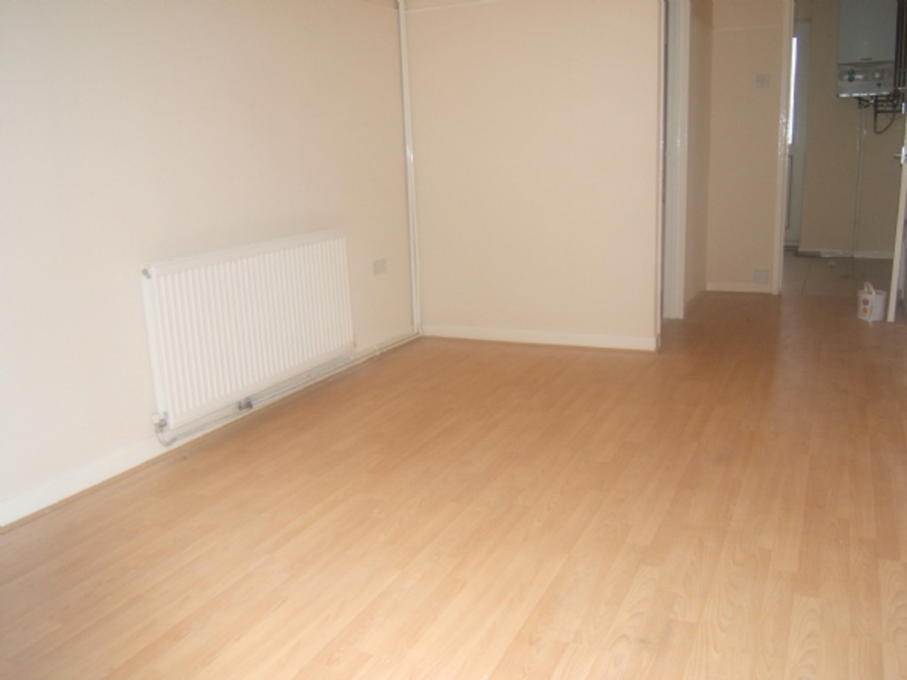 1 bed flat to rent in Commercial Road, Resolven, Neath 1