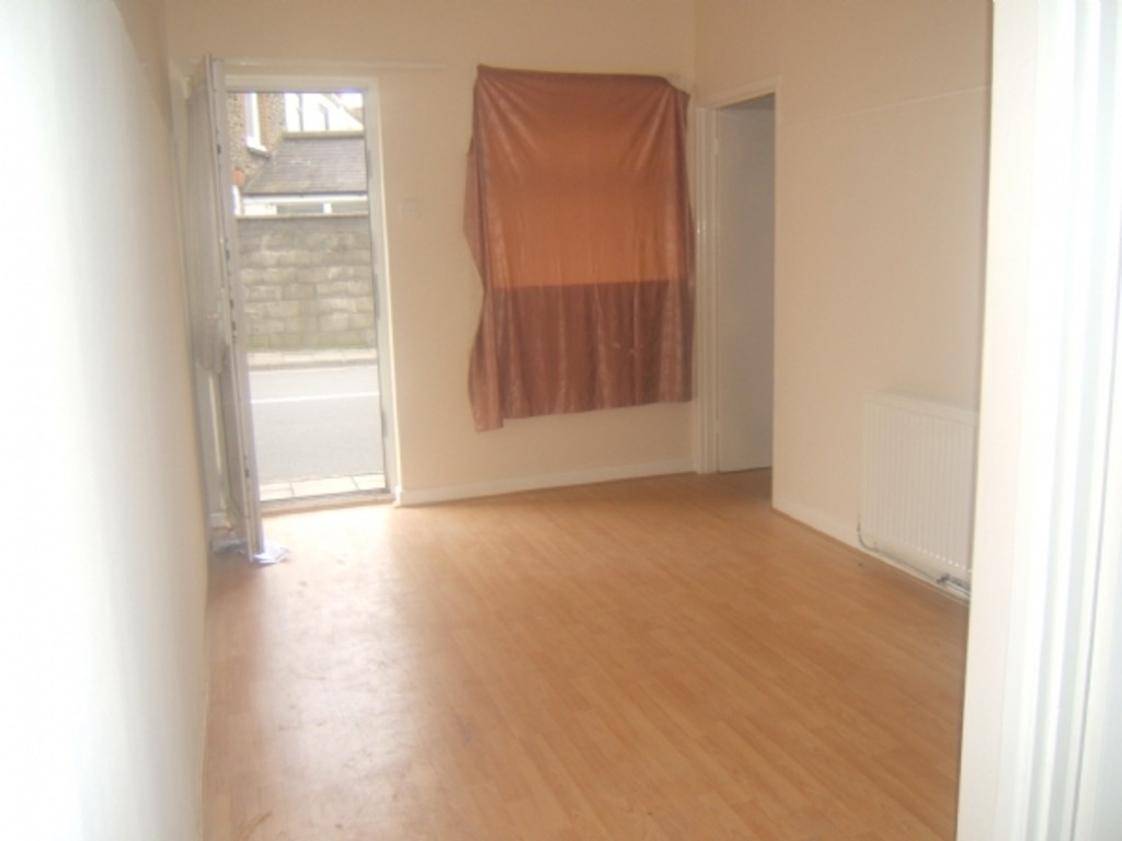 1 bed flat to rent in Commercial Road, Resolven, Neath 2