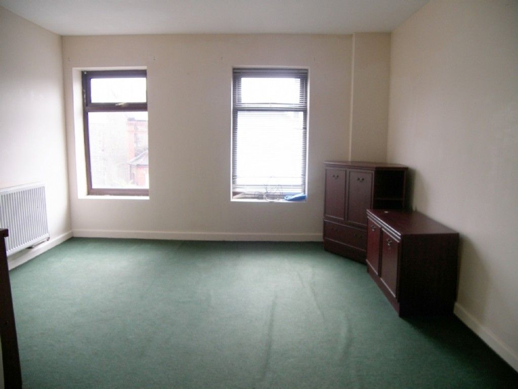 2 bed flat to rent in Hebron Road, Clydach, Swansea  - Property Image 1