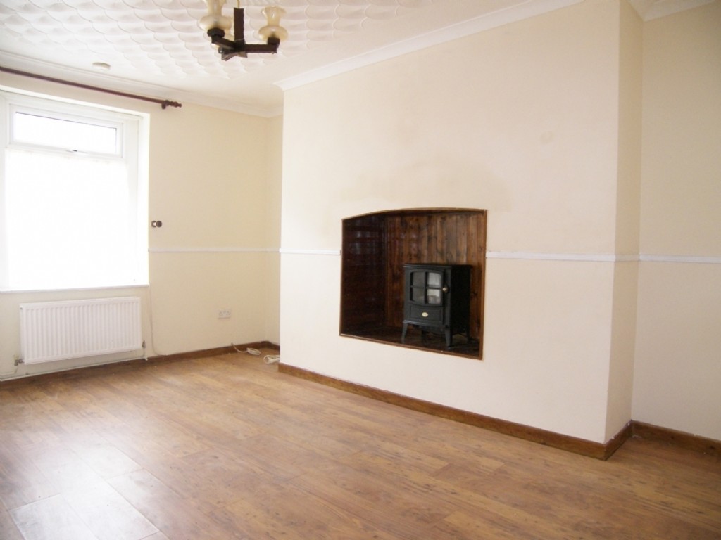 3 bed house to rent in 19 Standert Terrace, Seven Sisters  - Property Image 2