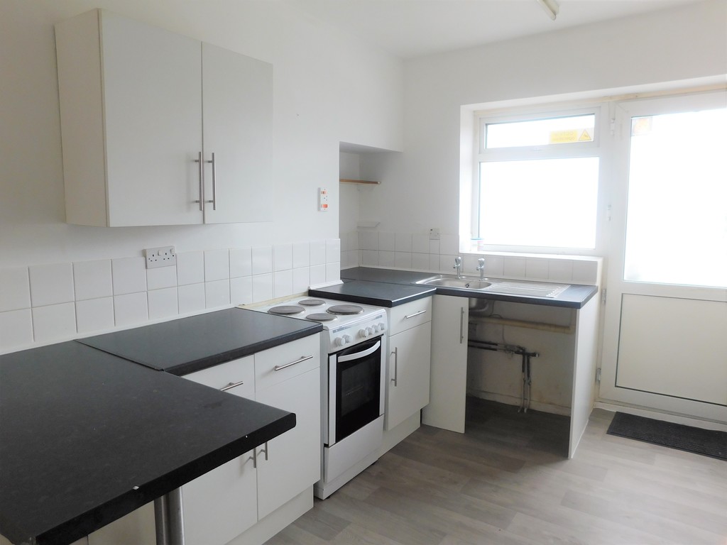 1 bed flat to rent in Queen Street, Neath, Neath 4
