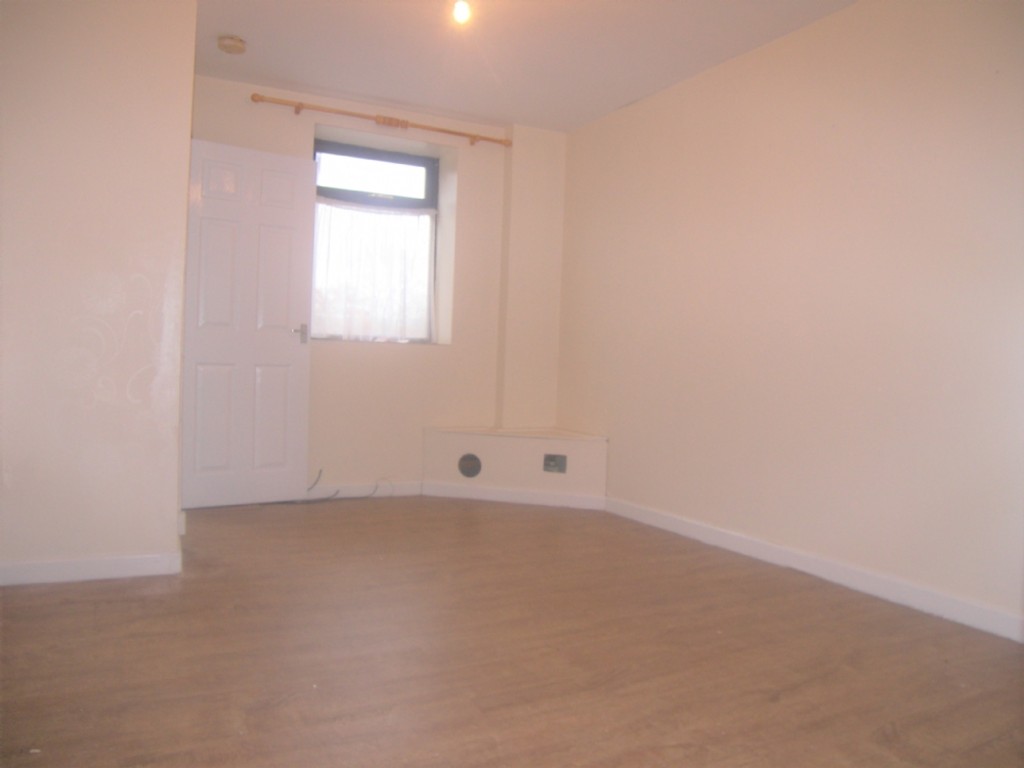 1 bed flat to rent in Hebron Road, Clydach - Property Image 1