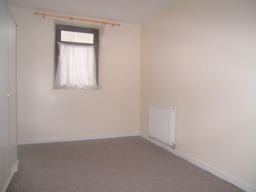 1 bed flat to rent in Hebron Road, Clydach 6