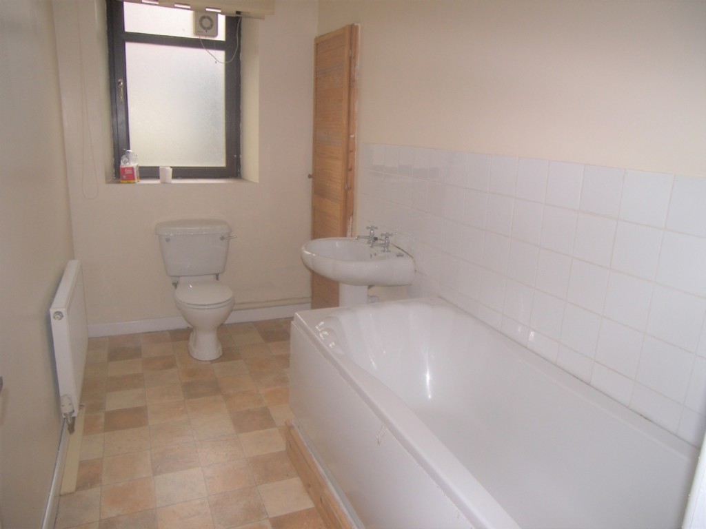 1 bed flat to rent in Hebron Road, Clydach 7