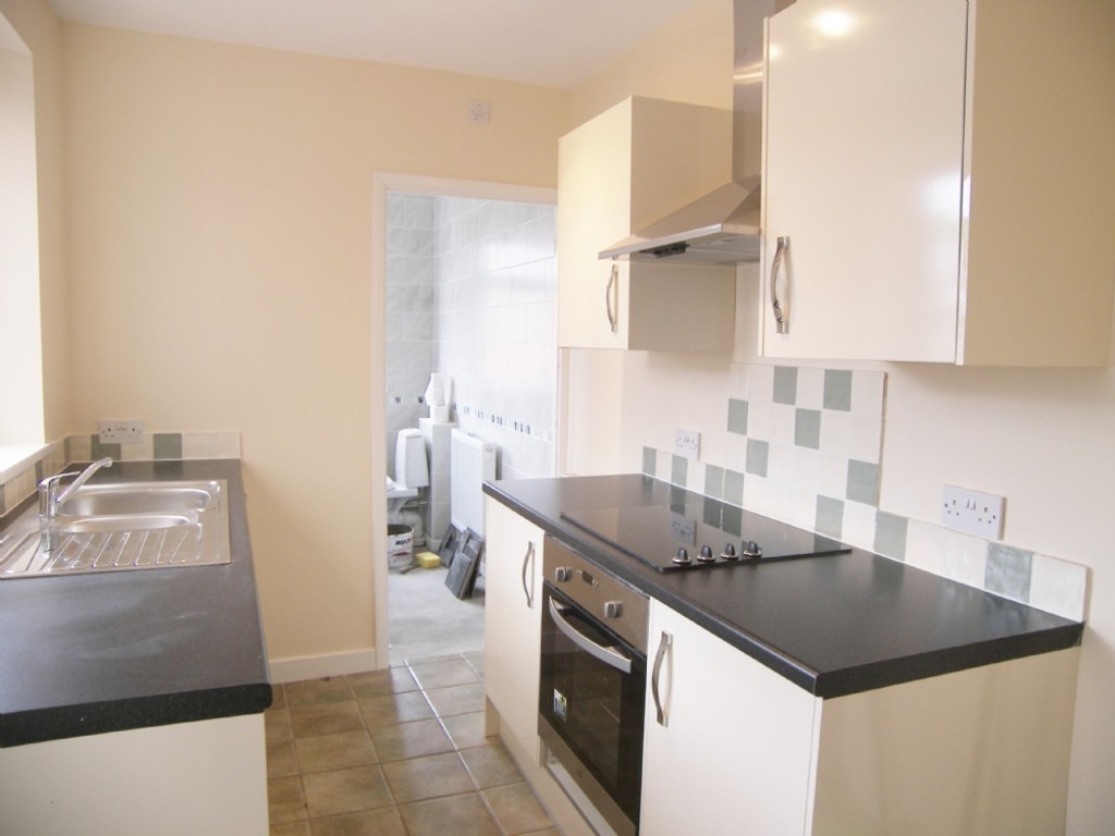 3 bed house to rent in Avon Street, Glynneath 5