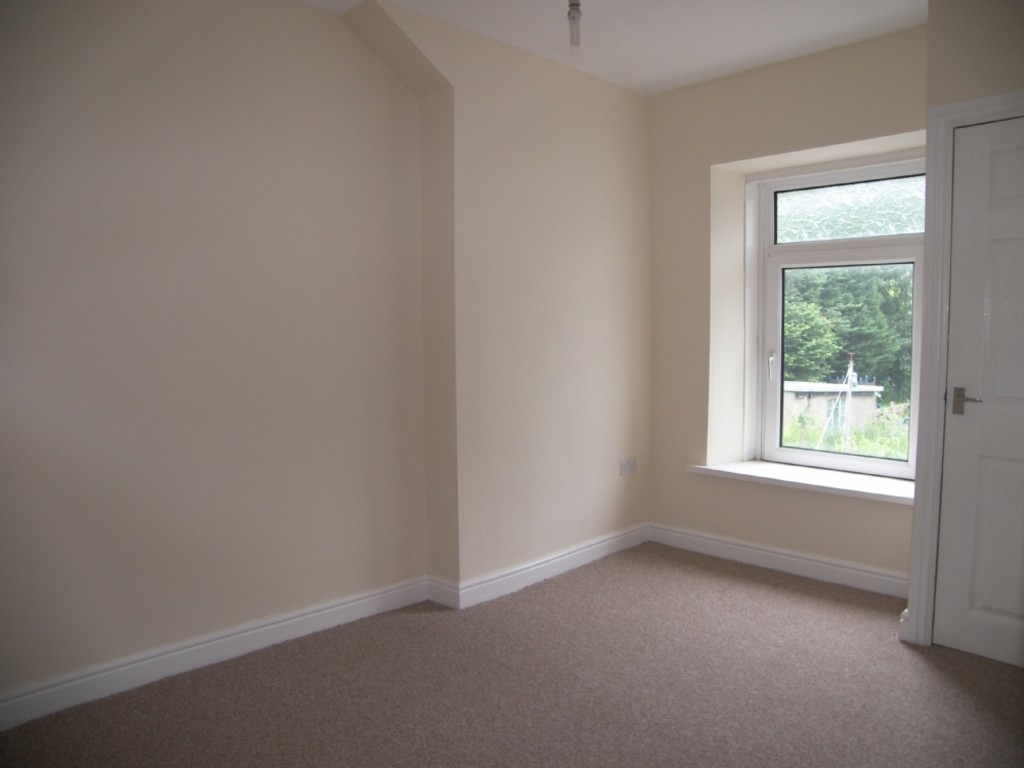 3 bed house to rent in John Street, Resolven  - Property Image 8