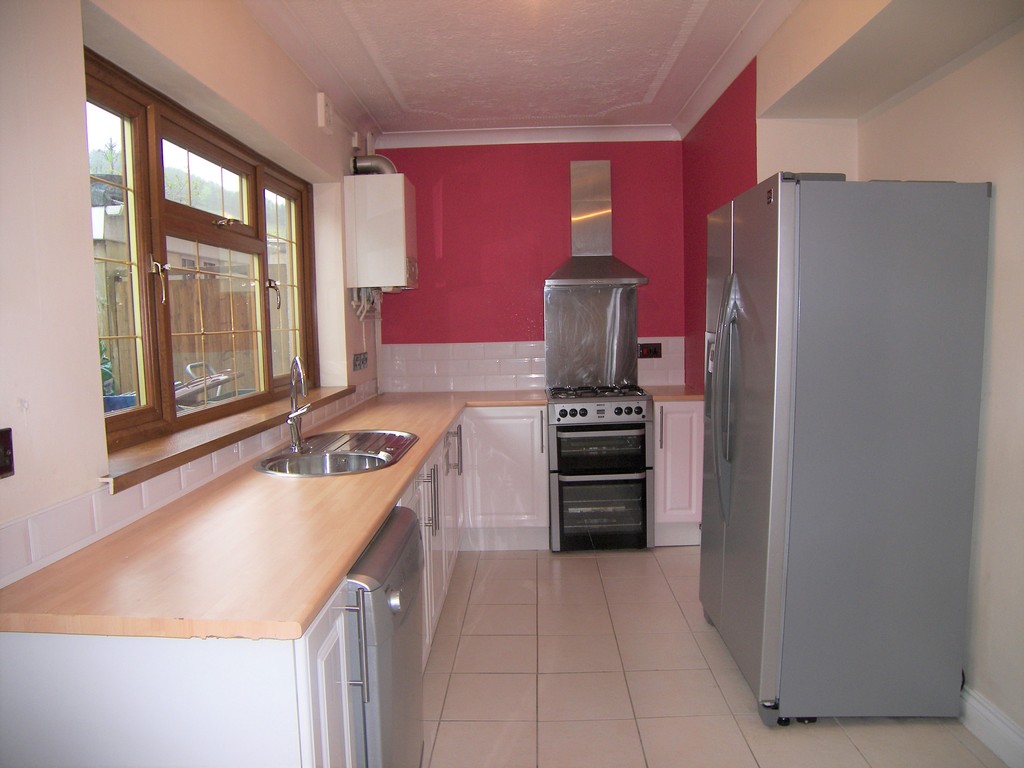 3 bed house to rent in Abergwernffrwd Row, Tonmawr 3