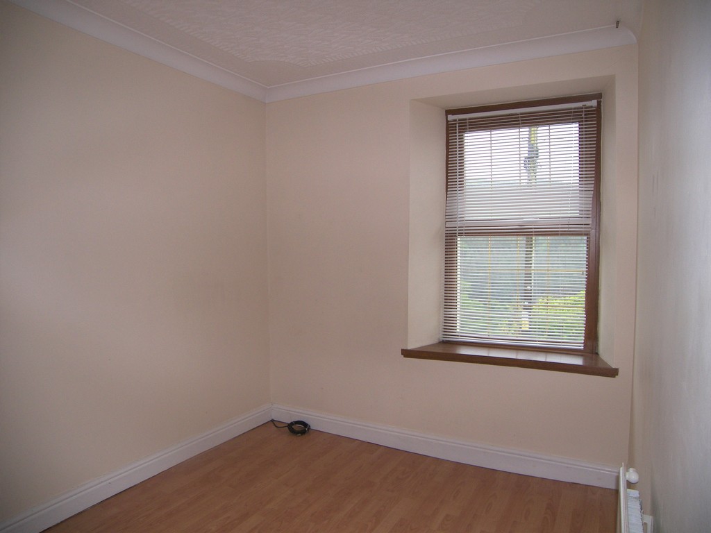3 bed house to rent in Abergwernffrwd Row, Tonmawr 10