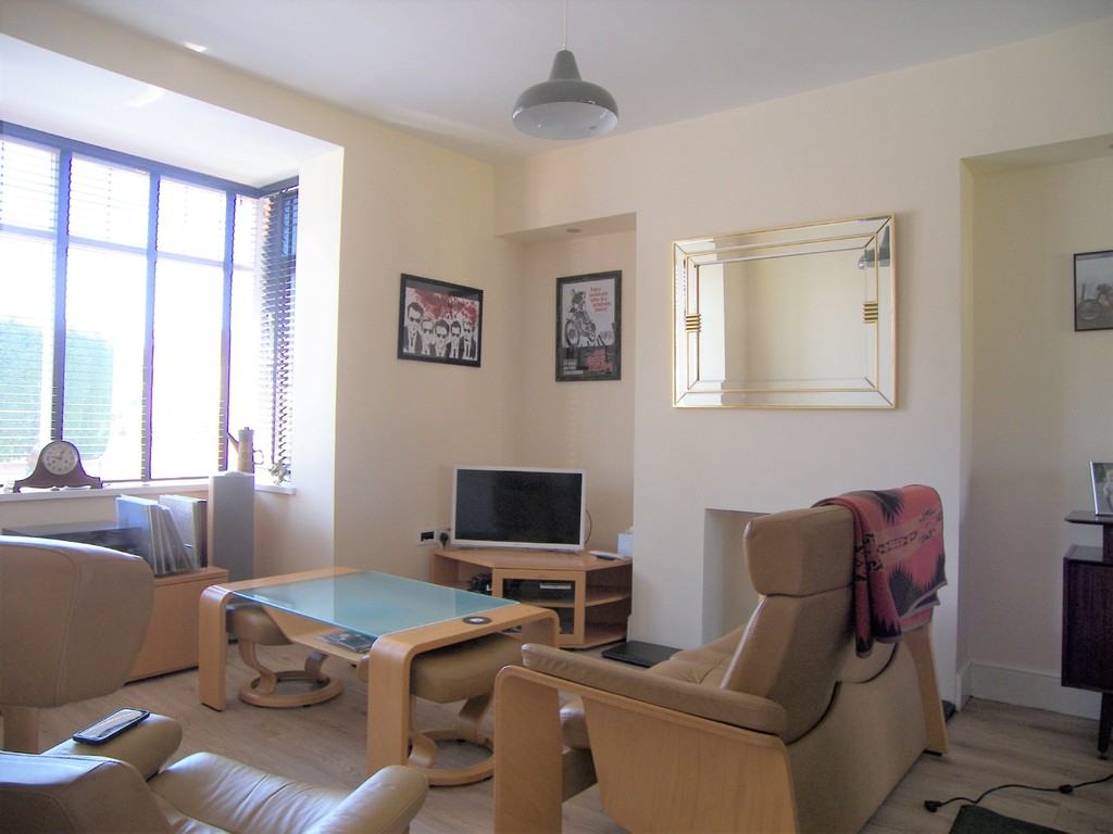 3 bed house to rent in Cimla Road, Neath 2