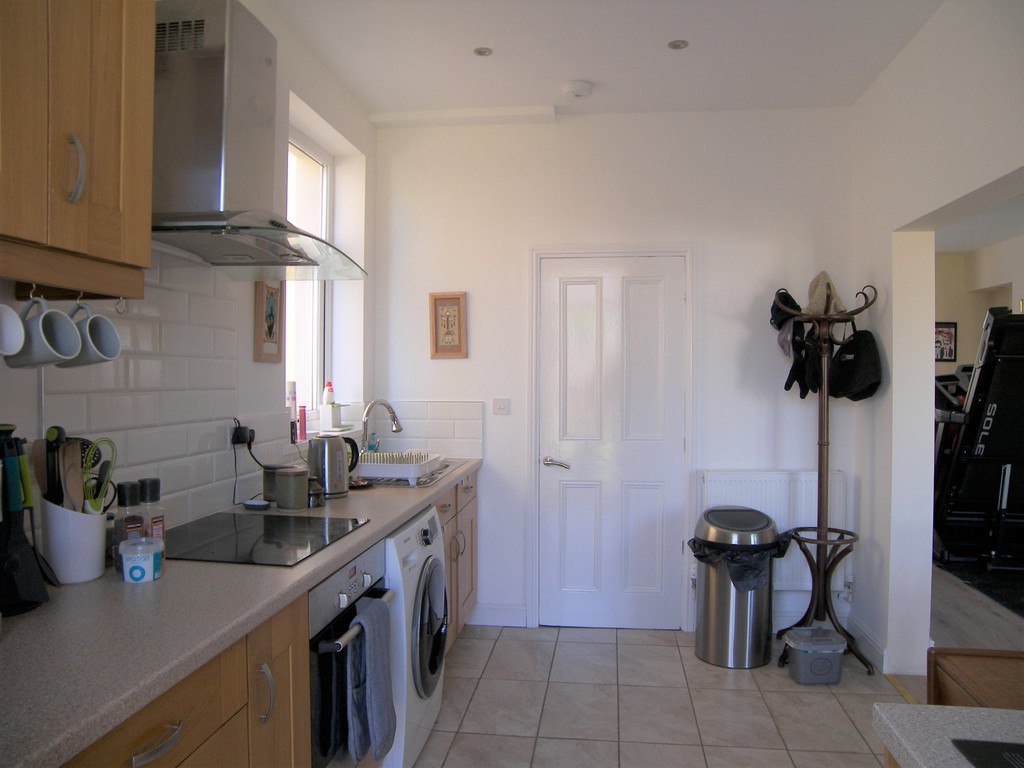 3 bed house to rent in Cimla Road, Neath 5
