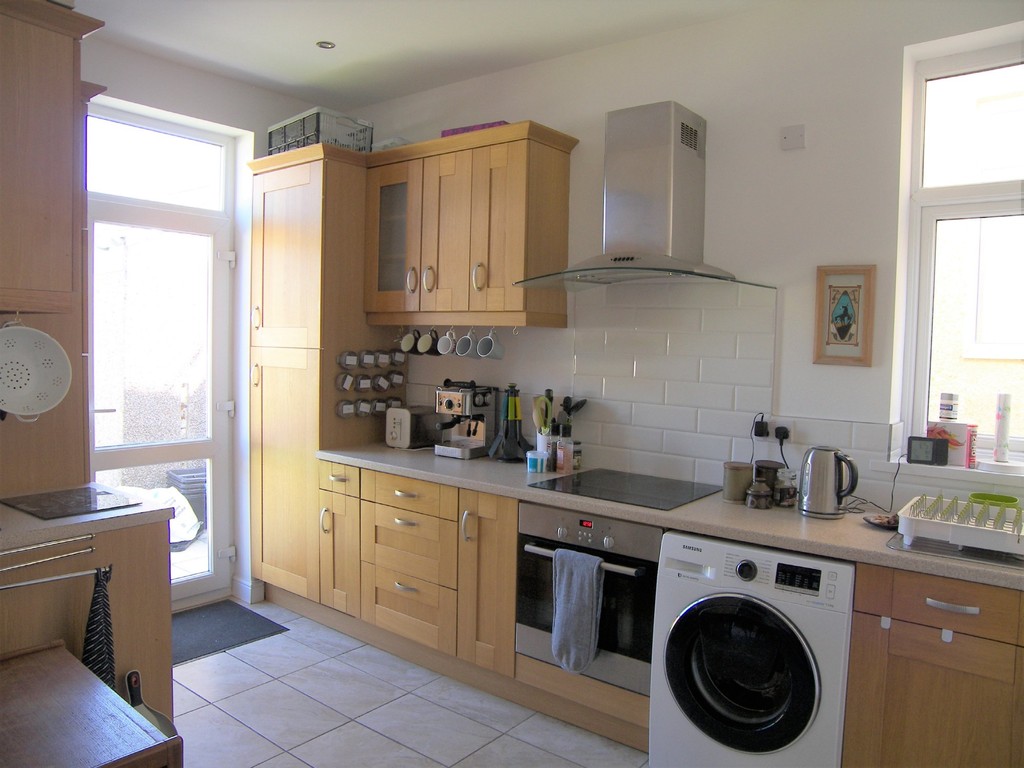 3 bed house to rent in Cimla Road, Neath 6