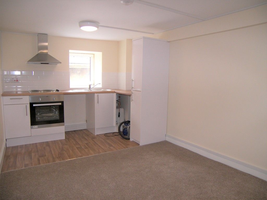 1 bed flat to rent in Croft Road, Neath  - Property Image 2