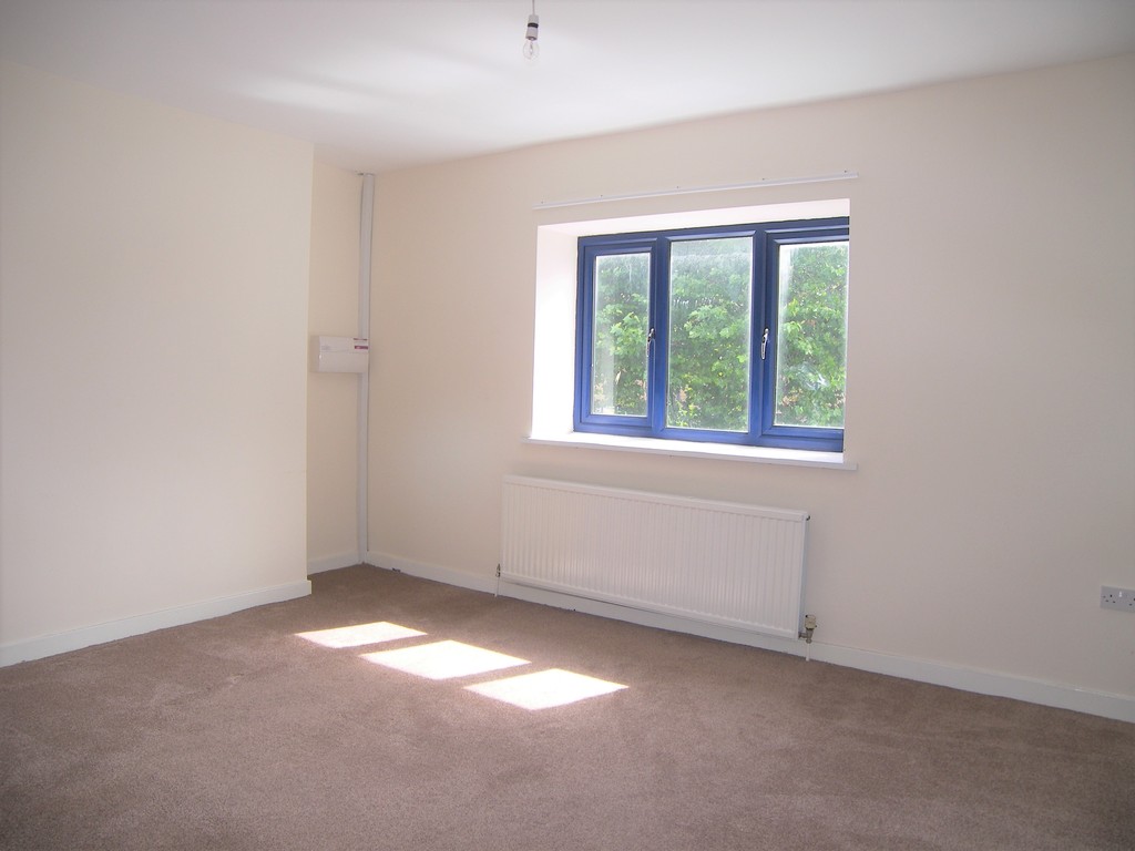 2 bed flat to rent in Gnoll Park Road, Neath 7