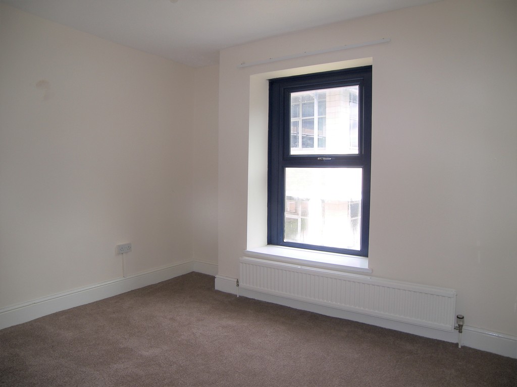 2 bed flat to rent in Gnoll Park Road, Neath 8