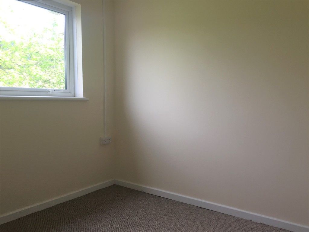 1 bed flat to rent in Llys-yr-ynys, Resolven 7