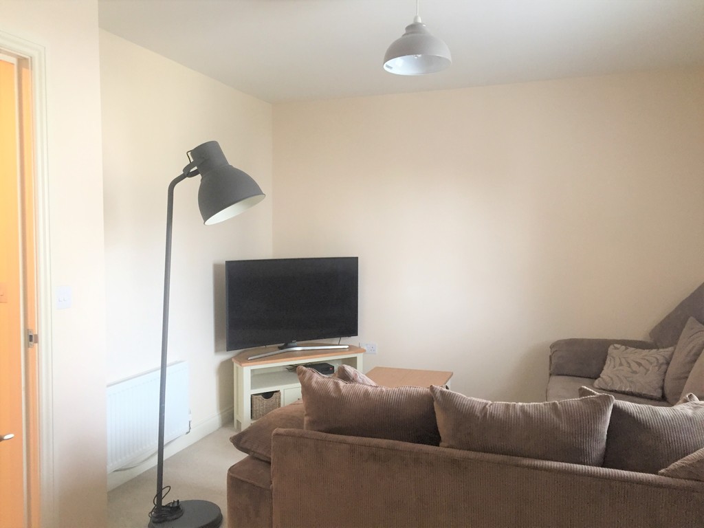 1 bed flat to rent in Crown Way, Llandarcy 5