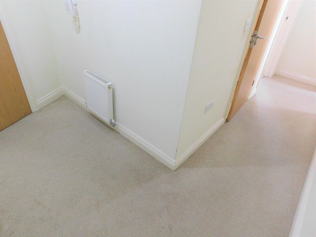 1 bed flat to rent in Crown Way, Llandarcy 8