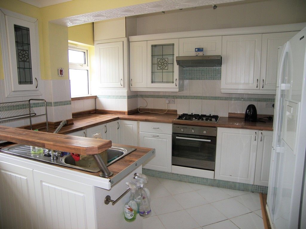 2 bed house to rent in Penrhiwtyn Street, Neath 4