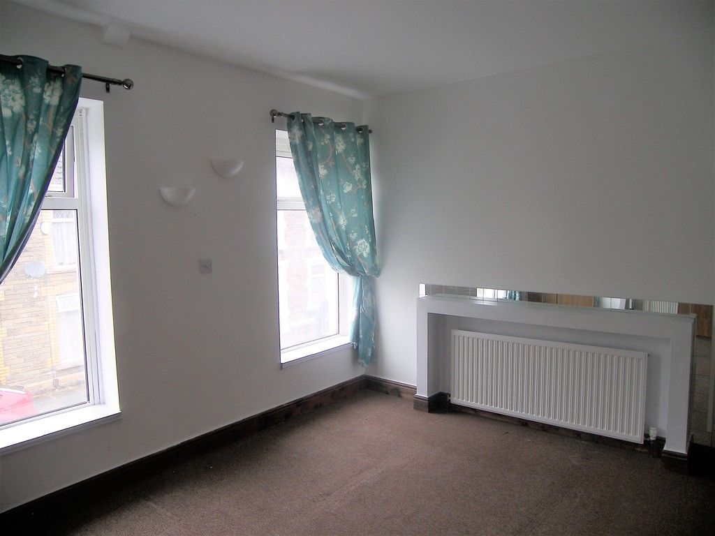 2 bed house to rent in Penrhiwtyn Street, Neath 7
