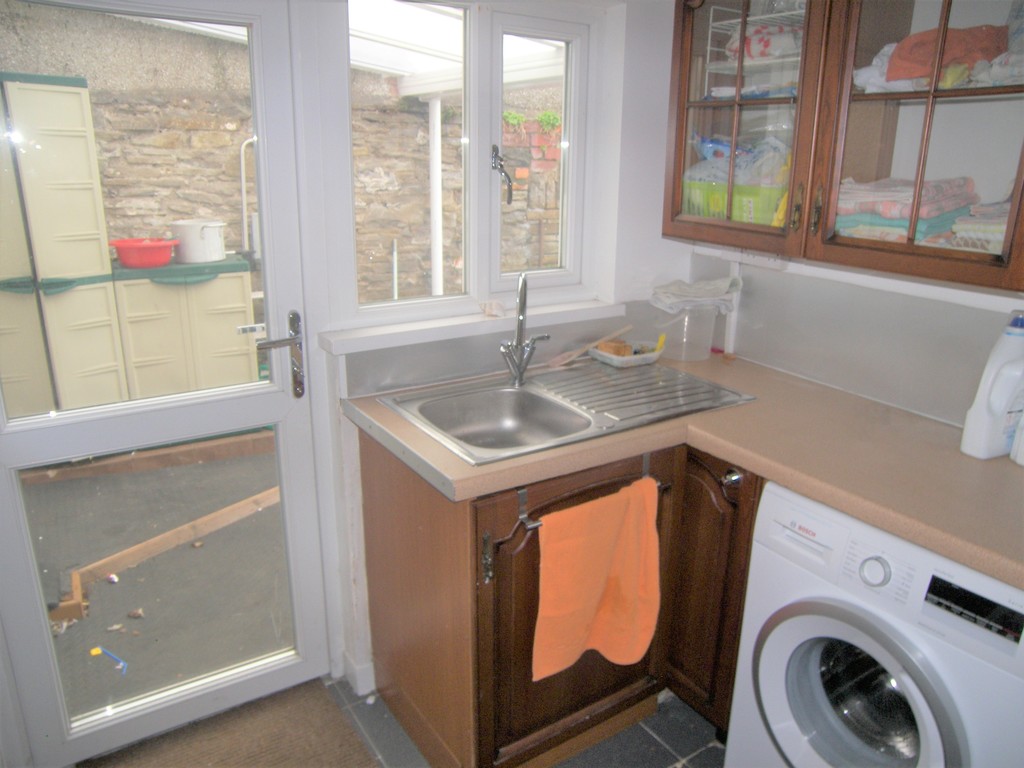 3 bed house for sale in London Road, Neath 7